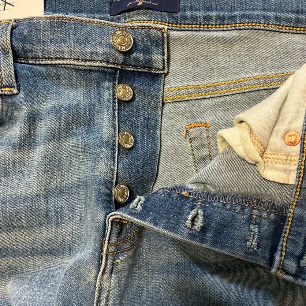 7 FOR ALL MANKIND JOSEFINA FEMININE BOYFRIEND JEANS NWT - Picture 3 of 11